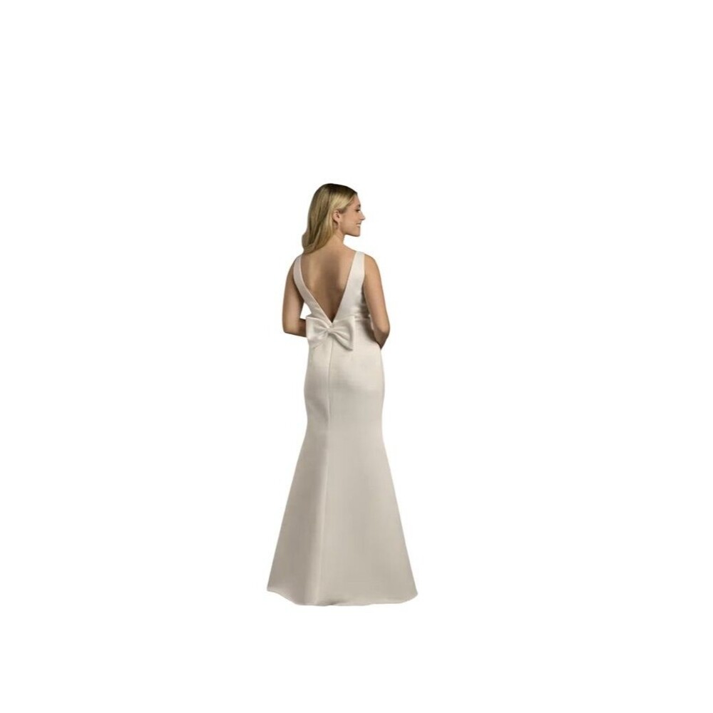 Minimalist Sleeveless Ivory Satin Wedding Dress with Bow Back Detail - Picture 2 of 5